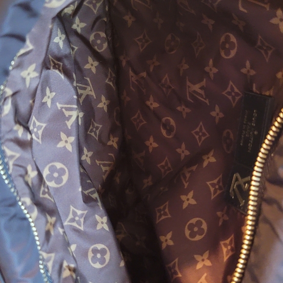 Louis Vuitton Maxi Pillow Multi Pochette Accessories Black Monogram Econyl - Picture 10 of 16